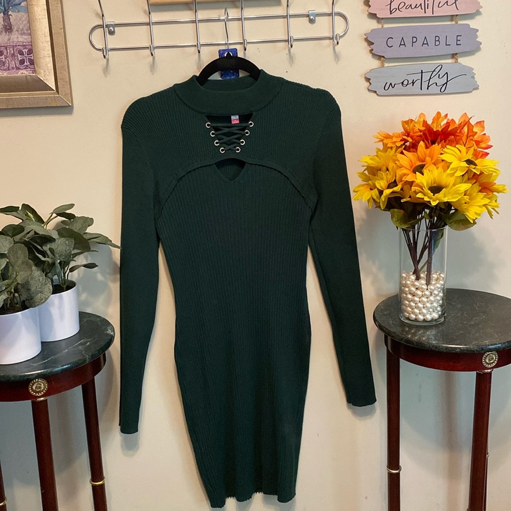 No Boundaries Sweater Dress in Green Sz XL (15-17) Juniors. Great Condition.